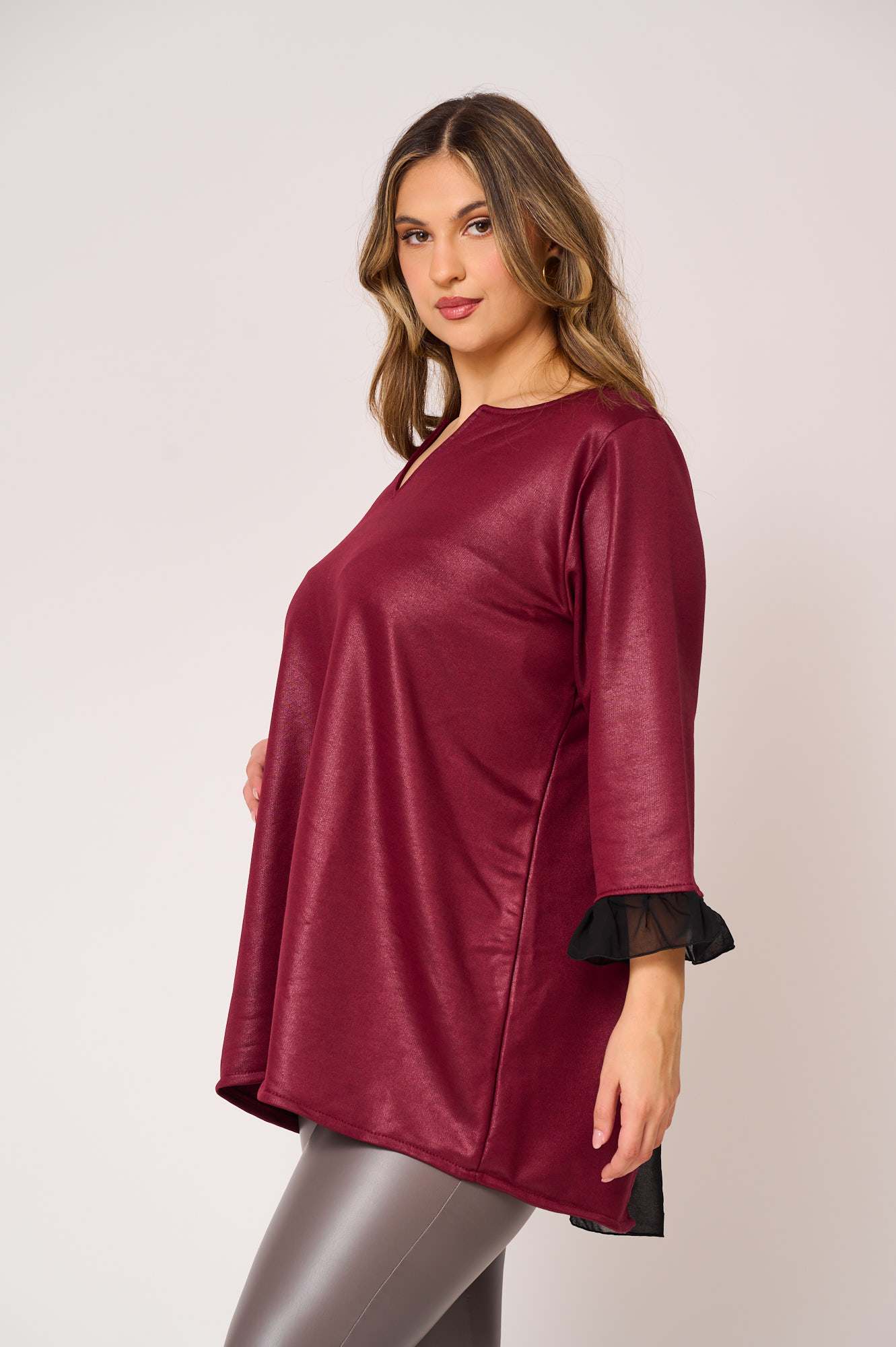 mplouza dermatini diafaneia lyla mpornto