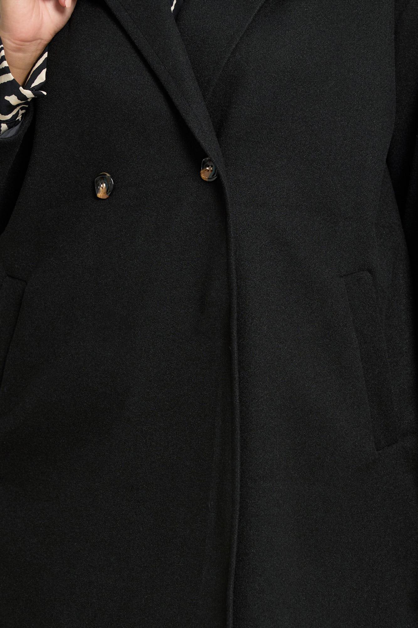 palto me giaka cornelia mauro