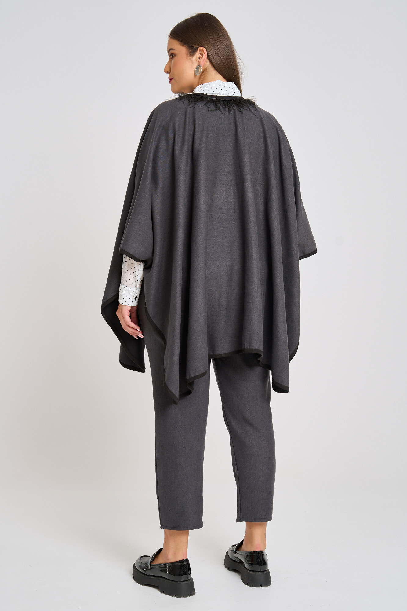 kapa ftera gkri skouro arleta