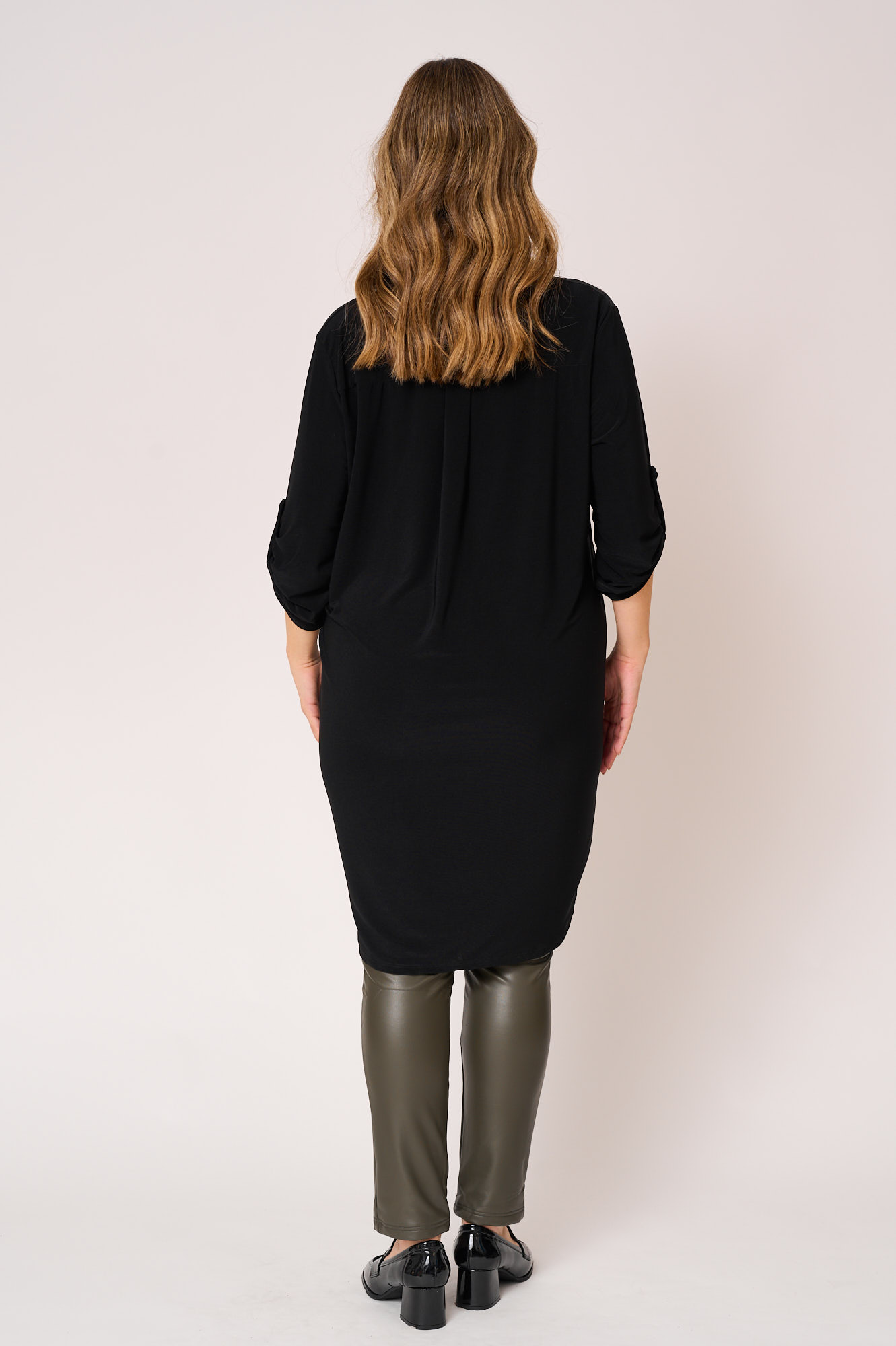 asymmetri poykamisa elastiki klelia mayro